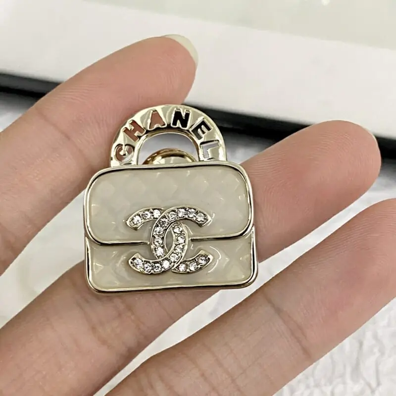 chanel brooches pour femme s_12145752